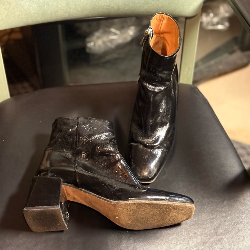 LOQ Patent Black Ankle Boots, size 41